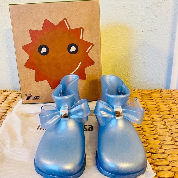 Mini Melissa Girl's Sugar Bow Rain Boots - Picture 2 of 13